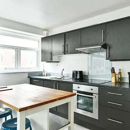 The Elden No5 Fairway Hosting Apartment London Exterior photo